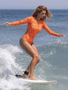 Swim SPRTY ملابس سباحة نسائية قطعة واحدة بأكمام طويلة مع رقبة دائرية وتصميم فتحة متقاطعة في الظهر - لون برتقالي - مشاهدة 7