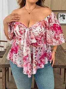 SHEIN CURVE+ Top de mujer de talla grande con estampado floral rosa, de punto elástico y malla, con cuello con volantes y diseño de cuello cuadrado con lazo y fruncido. Adecuado para estilo casual de vacaciones de primavera/verano, bohemio, elegante y versátil, uso diario, festivales de música, conciertos, fiestas de carnaval, vacaciones en la playa, citas nocturnas, fiestas de cumpleaños, despedidas de soltera, discotecas, compras casuales, estilo callejero, salidas y varias ocasiones. Fácil de combinar, excelente efecto adelgazante. - Rosa - Ver 4