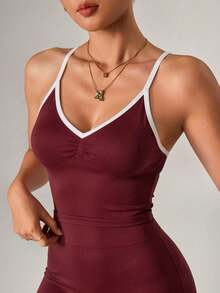 SHEIN Sports 女款無縫運動背心與提臀短褲套裝 - 酒紅色 - 查看 4