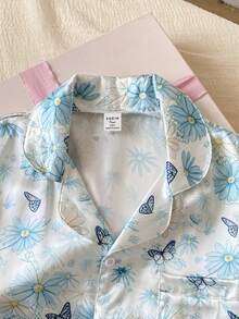 SHEIN 女童美麗優雅可愛蜜蜂與雛菊印花短袖短褲休閒舒適兩件式居家服套裝 - 淺藍色 - 查看 3