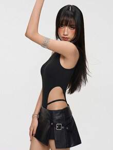 Rina Fox 女款無袖細肩帶性感連身衣，極簡性感風辣妹修身顯瘦外穿小眾吊帶背心上衣 - 黑色 - 查看 5