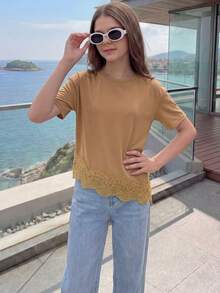 Elladie kids 青少年女孩純色圓領短袖蕾絲下擺休閒T恤 - 卡其色 - 查看 5