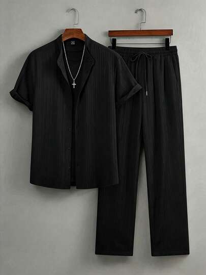 Manfinity Hypemode Men's Summer Casual Black Vacation Set,Chinese Style Stand Up Collar Short Sleeve Single-Breasted Shirt & Loose Drawstring Pants,Solid Color Outfits