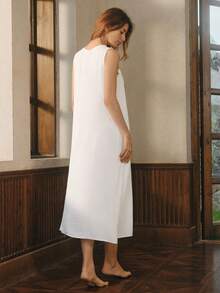 Bisouelle Lace Patchwork V-Neck Decorated Button Sleeveless Nightgown - White - View 2
