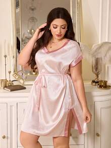 MuseNap CURVE Camisola Plus Size Elegante em Cetim Jacquard com Bloco de Cor Rosa, Decote em V e Fenda na Barra - Rosa chiclete - Visão 7
