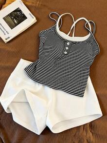 SuriyaCove Bộ 2 món nữ phong cách thường ngày mới xuân/hè, áo hai dây kẻ sọc giả hai lớp và quần short màu trơn - Đen và trắng - Xem 3