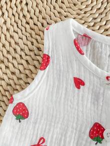 Vintaside Kids Bộ 2 món cho bé gái: Áo tank top dáng ngắn cổ tròn không tay, vải cotton trắng nhăn hai lớp mềm mại, gấu áo nhún bèo lớn + Quần dài ống rộng suông lưng thun, phong cách Mori Hàn Quốc dễ thương ngọt ngào trẻ trung, họa tiết in trái dâu và nơ, phù hợp mặc hàng ngày mùa hè, đi chơi, mua sắm, đi học, du lịch, nghỉ dưỡng, dã ngoại, công viên, khu vui chơi, tiệc tùng - Đỏ và trắng - Xem 6