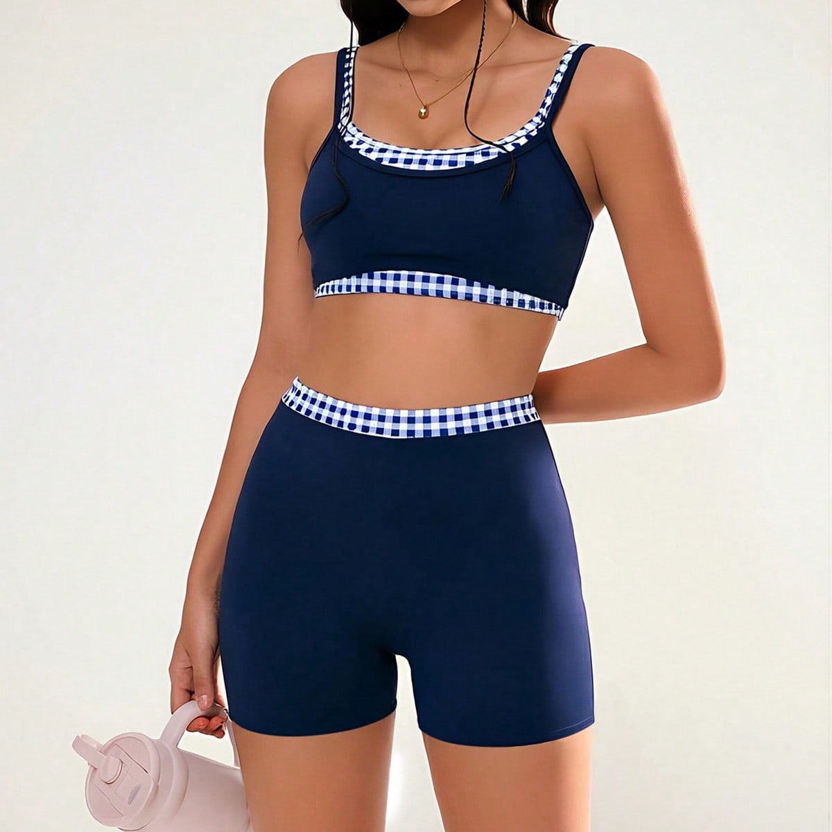 Conjunto de 2 piezas de camiseta de tirantes y pantalones cortos de mujer con parches de cuadros