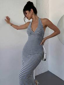 Firerie 情人節新款春夏極簡性感優雅浪漫約會度假掛脖V領海軍藍拼白色紋理布料修身長洋裝 - 藍色 - 查看 4