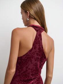 Nöista A New Chinese-Style Deep Burgundy Flocked Floral Off-Shoulder Tie-Front Maxi Dress With A Fitted Cut. - Burgundy - View 5
