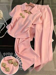 SuriyaCove Blusa de manga corta con cuello regular + Pantalones de pierna recta con bolsillos en diagonal - Rosa - Ver 1