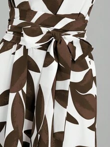 SHEIN Clasi 女款度假海灘休閒長版隨機印花無袖洋裝 - 咖啡棕 - 查看 4