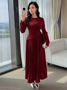 Modelyn 女款素色圓領標準肩長袖百褶長洋裝 - 酒紅色 - 查看 6