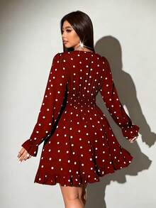 Viva Relle Klänning i plus size med prickigt mönster, knytning, långa ärmar och V-ringning - Bourgogne - Visa 6