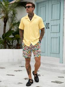 VENTUSAIL Estilo casual de vacaciones para hombres, diseño a juego con textura de ganchillo de planta verde, camisa casual de vacaciones de manga corta con botones y sensación elegante y romántica francesa. Camisa casual de manga corta con estampado floral, camisas tropicales para hombres, camisas bonitas para hombres, camisas gráficas para hombres, camisas tropicales para hombres, camisa amarilla para hombres, camisas retro para hombres, camisa de punto... - Amarillo - Ver 4
