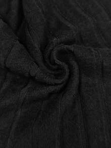 SHEIN LUNE Camiseta de punto de talla grande negra casual para otoño y desplazamientos, cuello redondo, botones laterales, bajo asimétrico, manga larga acanalada - Negro - Ver 3