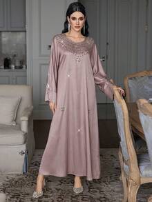 Layrah Váy maxi tay dài cổ tròn đính đá thủ công bằng vải nhũ vân nổi - Rượu sâm banh - Xem 4