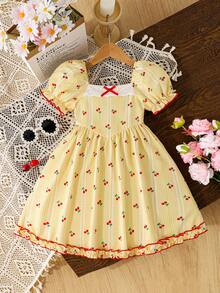 SHEIN Elladie kids 女童夏季新款方領泡泡短袖荷葉邊紅色對比腰部鬆緊帶前領口蕾絲蝴蝶結A字版型淡黃色格紋紅櫻桃田園學院風可愛甜美時尚公主洋裝 - 黃色 - 查看 7