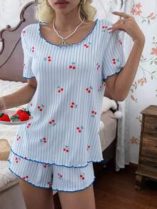 CottageSlumber Conjunto de pijama casual y romántico para mujer con top de manga corta de punto acanalado con cuello redondo, ribete de volantes, rayas azules y estampado de cerezas, y shorts - Azul - Ver 7