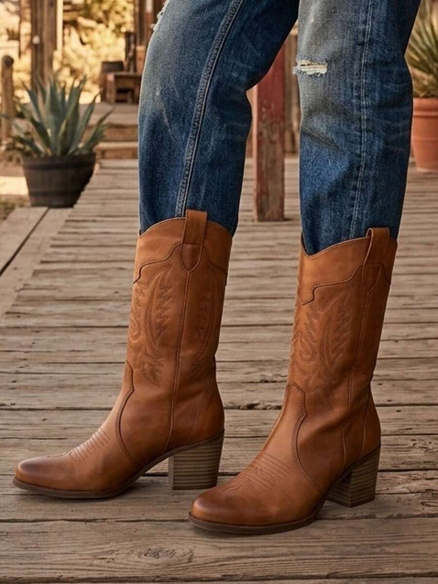 Knee-Length Western Boot With Decorative Embroidery And Square Heel - 咖啡棕 - 查看 1