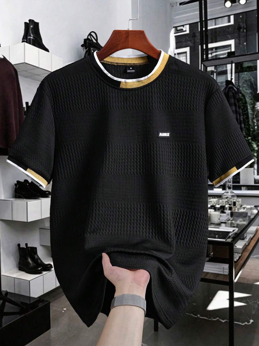 Manfinity Homme Camiseta de punto jacquard de unicolor con textura y ribete dorado acanalado para hombre - Negro - Ver 1