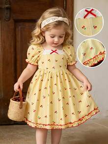 SHEIN Elladie kids 女童夏季新款方領泡泡短袖荷葉邊紅色對比腰部鬆緊帶前領口蕾絲蝴蝶結A字版型淡黃色格紋紅櫻桃田園學院風可愛甜美時尚公主洋裝 - 黃色 - 查看 4