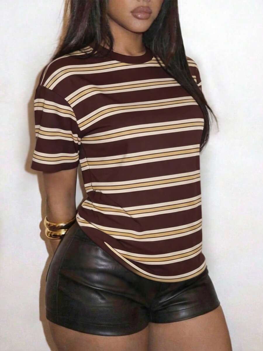 Slaydiva 休閒簡約圓領短袖寬鬆女款T恤,適合夏季 - 彩色 - 查看 1