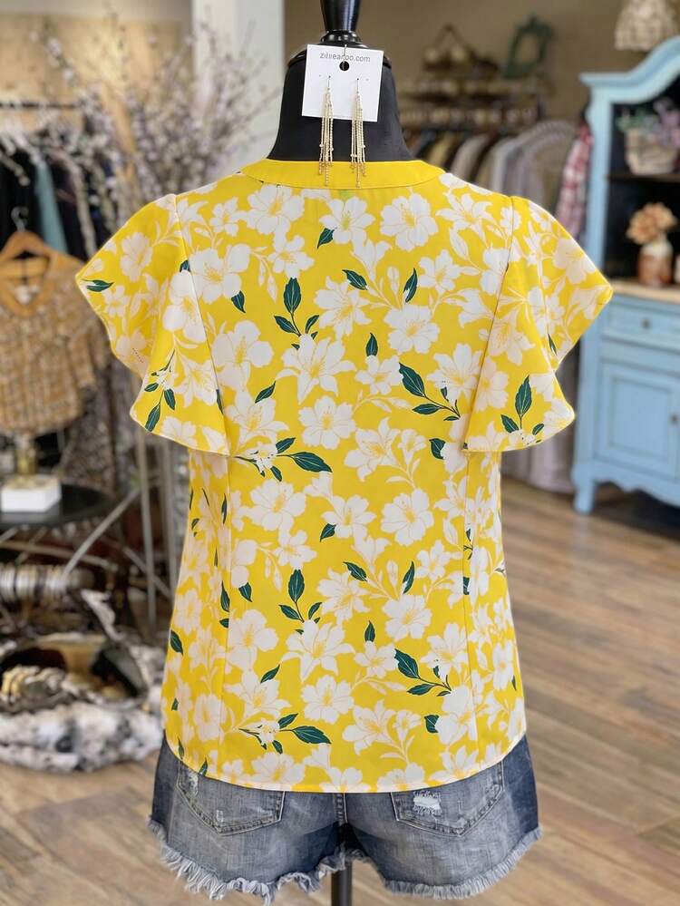 Plus Size Women's Summer Casual Vacation Style All-Over Floral Print Notch Neck Flutter Sleeve Pleated Loose Blouse
