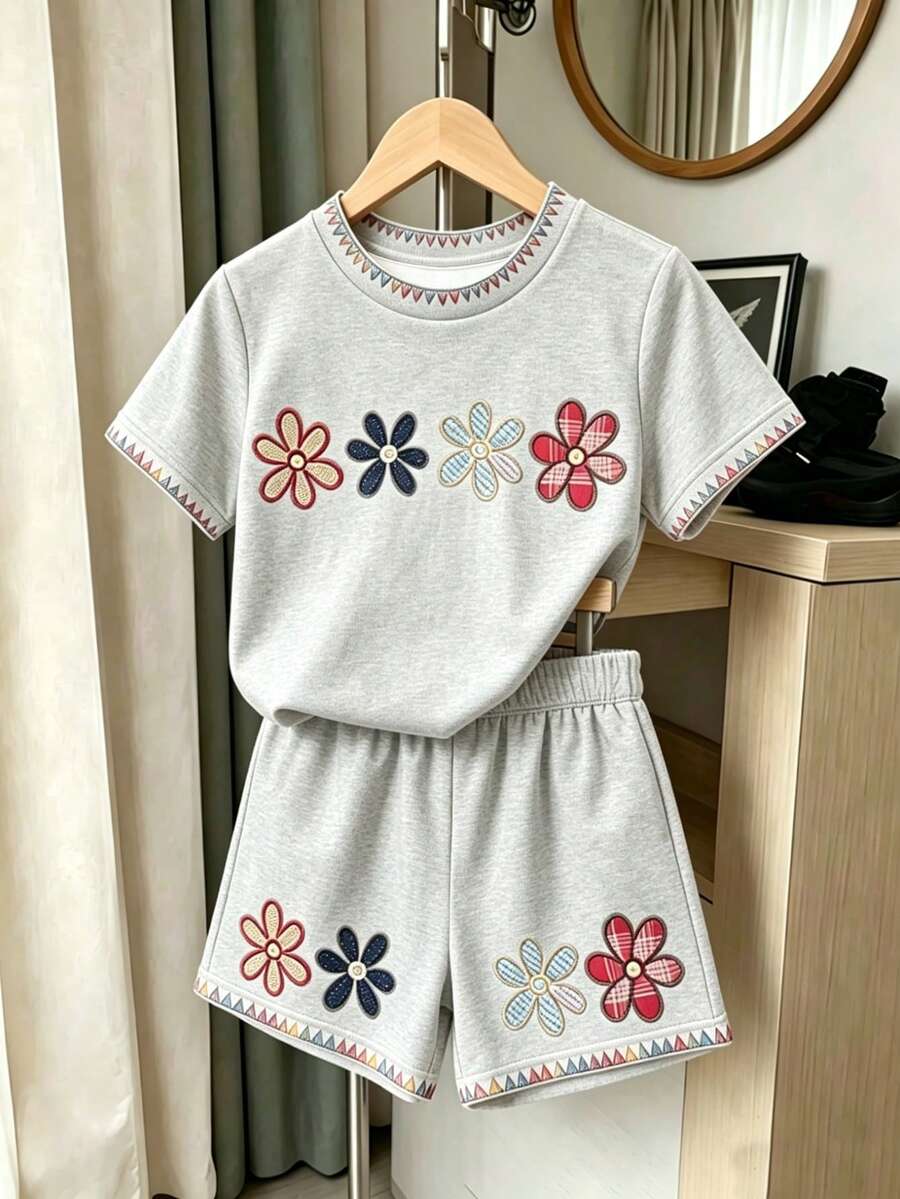 Elladie kids [2件組]少女森系復古/韓系藝術/清新田園/休閒百搭風淺灰色刺繡花短袖上衣+短褲套裝，對比滾邊設計，適合春秋夏季日常出遊、校園穿著與休閒旅行 - 彩色 - 查看 1