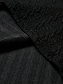 Manfinity Homme Men's Knit Jacquard Solid Texture Gold Trim Ribbed T-Shirt, Holiday - Black - View 5