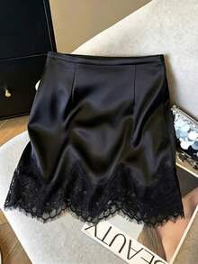 SHEIN Franclia Váy ngắn nữ mùa xuân/hè mới, chất liệu satin đen bóng, thắt eo bất đối xứng, viền ren, thanh lịch, thích hợp mặc đi làm hàng ngày, dự tiệc, lễ hội, công sở. - màu đen - Xem 3
