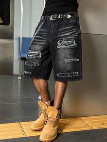 Manfinity EMRG Celana Pendek Denim Berumbai Gaya Jalanan Amerika Grunge Patchwork Hitam untuk Liburan Musim Panas - Hitam - View 6