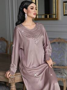 Layrah Váy maxi tay dài cổ tròn đính đá thủ công bằng vải nhũ vân nổi - Rượu sâm banh - Xem 2