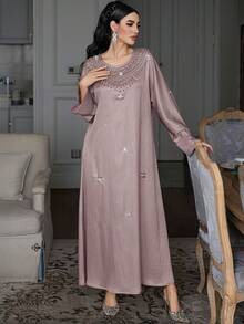 Layrah Váy maxi tay dài cổ tròn đính đá thủ công bằng vải nhũ vân nổi - Rượu sâm banh - Xem 5