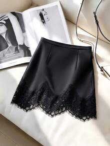 SHEIN Franclia Váy ngắn nữ mùa xuân/hè mới, chất liệu satin đen bóng, thắt eo bất đối xứng, viền ren, thanh lịch, thích hợp mặc đi làm hàng ngày, dự tiệc, lễ hội, công sở. - màu đen - Xem 1