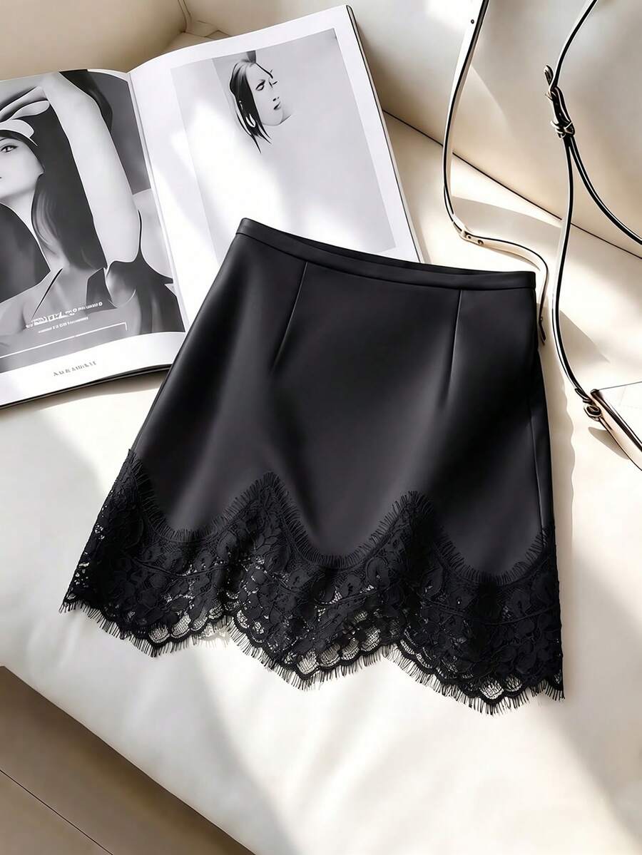 SHEIN Franclia Váy ngắn nữ mùa xuân/hè mới, chất liệu satin đen bóng, thắt eo bất đối xứng, viền ren, thanh lịch, thích hợp mặc đi làm hàng ngày, dự tiệc, lễ hội, công sở. - màu đen - Xem 1