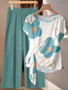 EMERY ROSE Plus Size Floral Print Round Neck Short Sleeve 2 Pieces Casual Summer Set - Green - View 1