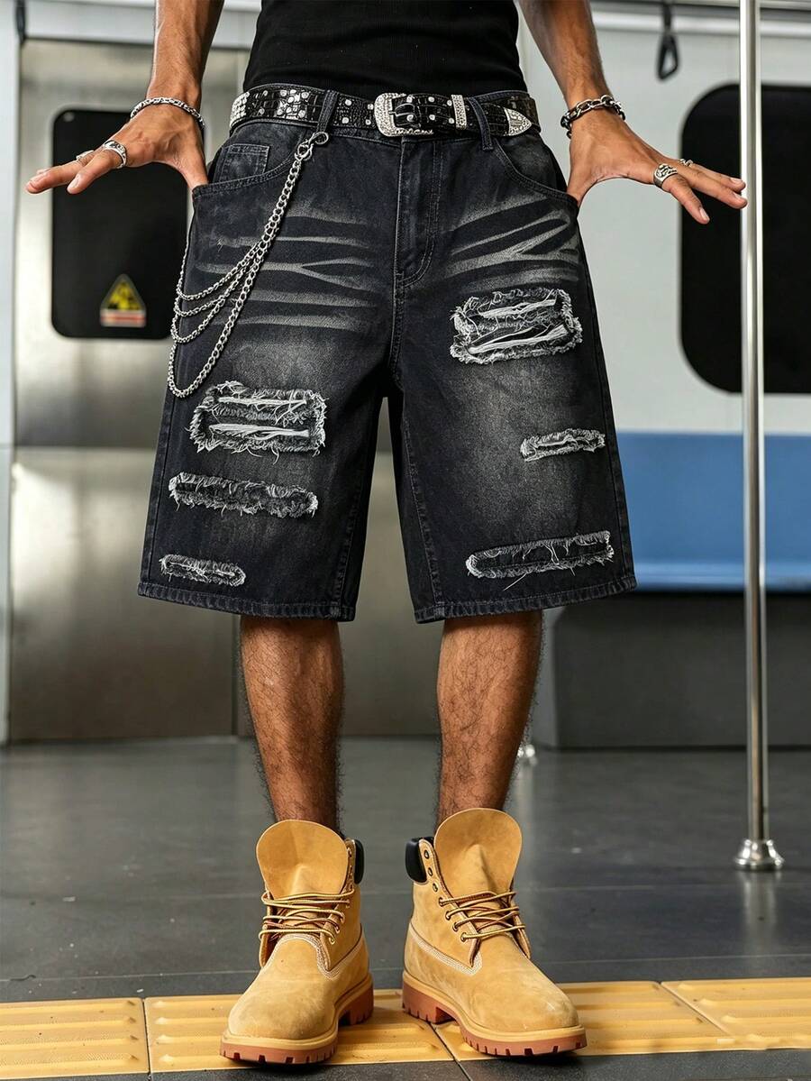 Manfinity EMRG Celana Pendek Denim Berumbai Gaya Jalanan Amerika Grunge Patchwork Hitam untuk Liburan Musim Panas - Hitam - View 1