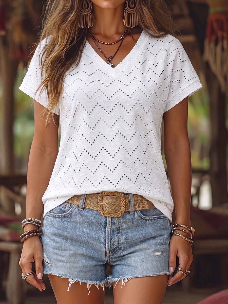 Hotletica 女款純色刺繡V領蝙蝠袖休閒T恤 - 白色 - 查看 1
