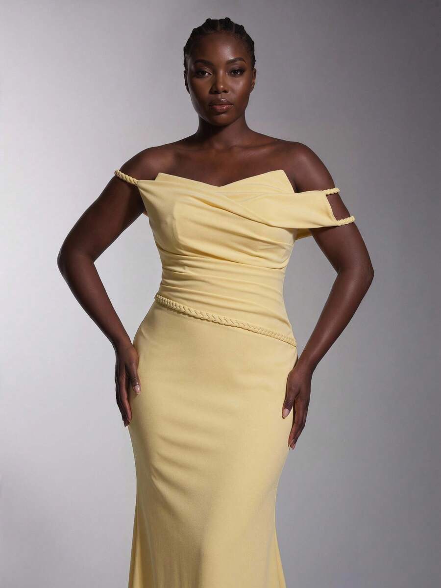 Elitara Plus Size Elegant Luxurious Tube Top Knotted Textured Fabric Dress For Formal