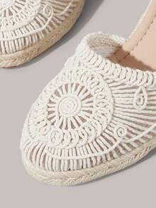 Styleloop Giày cao gót đế xuồng dệt từ dây gai dầu và rơm màu be dành cho nữ, kiểu dáng boho, phù hợp cho đi chơi, nghỉ mát, hẹn hò hàng ngày, đi biển, du lịch biển, phong cách thường ngày. - Màu be - Xem 8