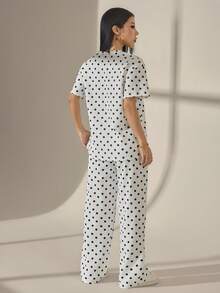 SHEIN PETITE 2026女款春夏新款波點印花寬鬆版型T恤與長褲套裝，適合嬌小女性 - 黑與白 - 查看 3