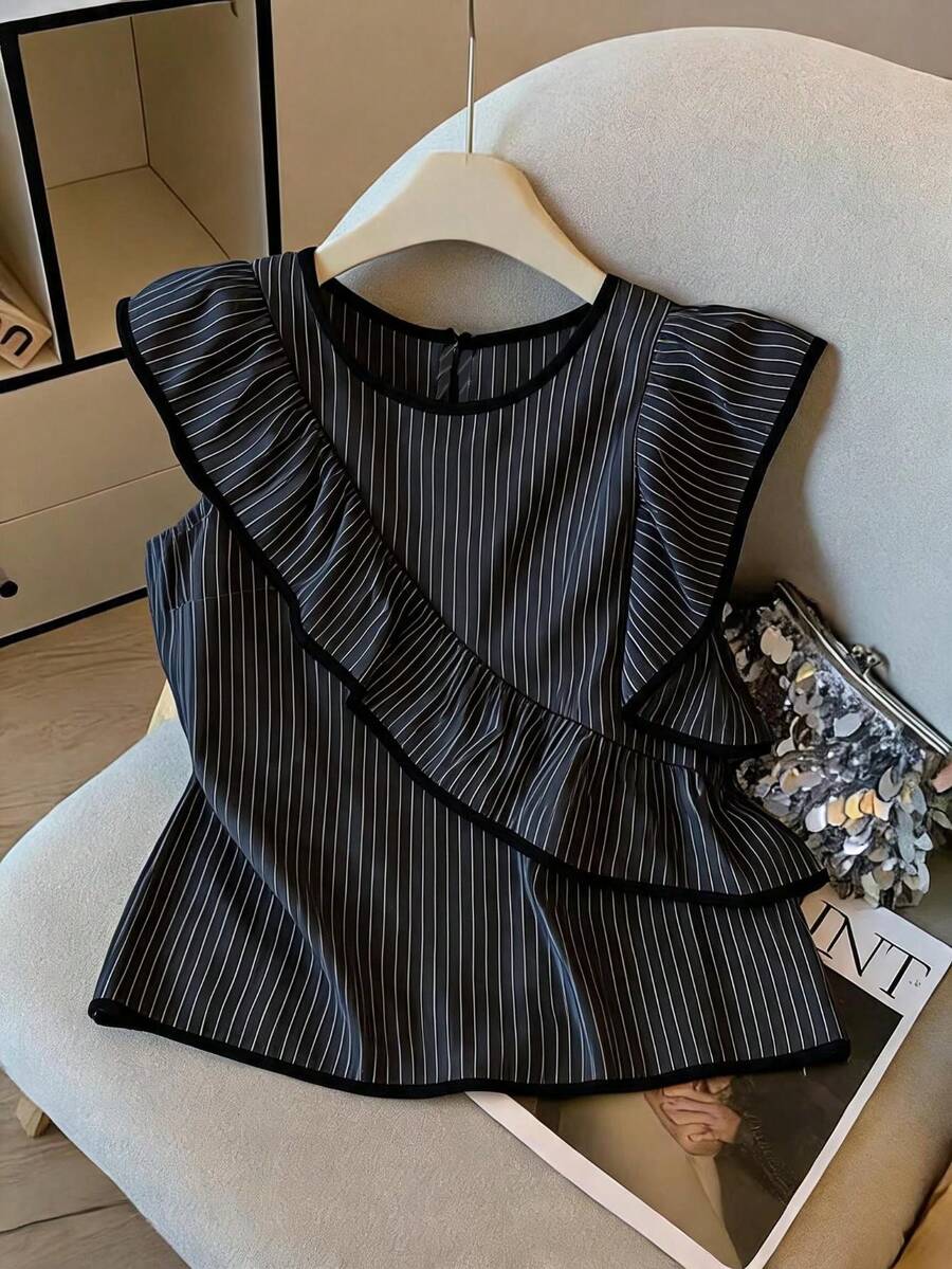 Franclia 2026新款女款條紋荷葉邊上衣,不對稱配色拼接襯衫配短袖,休閒通勤極簡度假風,黑白配色 - 黑與白 - 查看 1