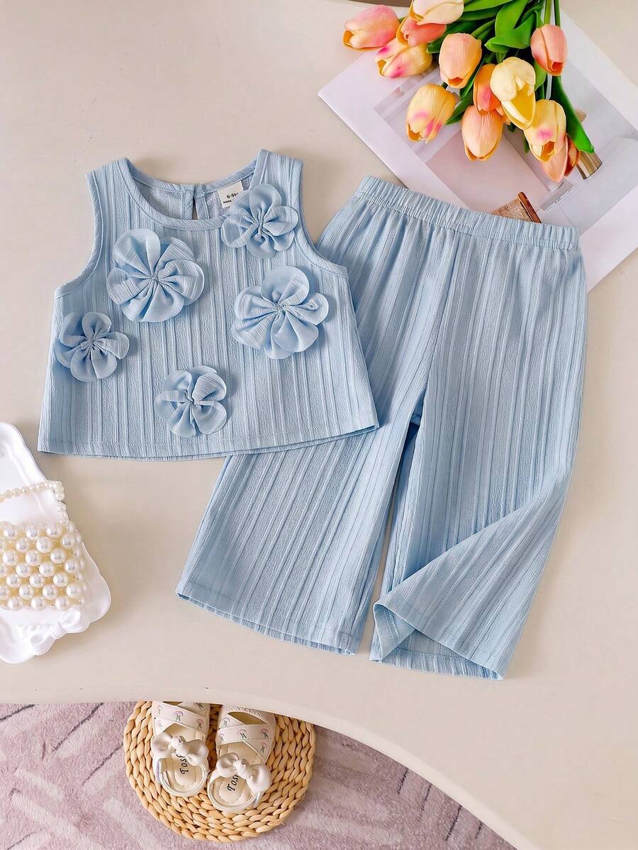 SHEIN 男嬰女嬰通用 0-3歲 嬰幼兒 2件組 時尚可愛 3D花朵裝飾 無袖上衣與短褲套裝,適合日常穿著、度假及春夏季 - 藍色 - 查看 1