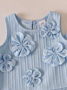 SHEIN 男嬰女嬰通用 0-3歲 嬰幼兒 2件組 時尚可愛 3D花朵裝飾 無袖上衣與短褲套裝，適合日常穿著、度假及春夏季 - 藍色 - 查看 5