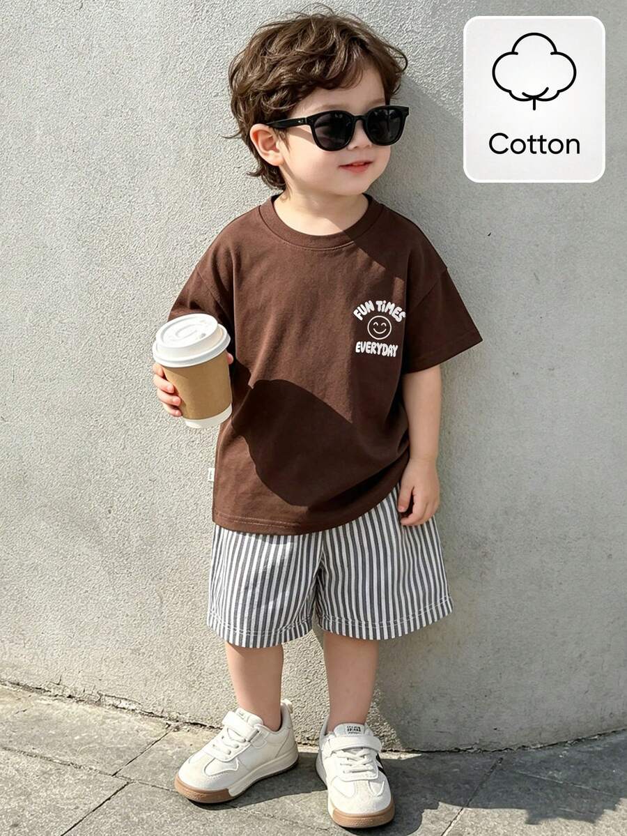 SHEIN Playful Pals 2件組舒適男嬰休閒時尚字母印花圓領短袖T恤搭配條紋短褲休閒套裝,男嬰夏季套裝,夏季戶外運動,韓系風格,返校季舒適易穿男童T恤男童短褲新式設計夏季度假氛圍返校戶外活動 - 彩色 - 查看 1