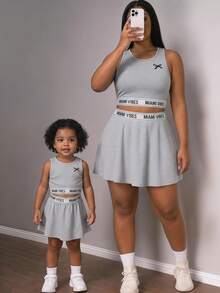 SHEIN Babygirl Cute Summer Casual Gray Bow Patchwork Letter Knit Camisole & Elastic Waist Skirt Set - Multicolor - View 2