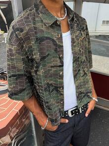 Manfinity EMRG Camisa de manga corta casual y holgada de mezclilla con estampado de camuflaje de ganchillo, moda callejera para hombres - Verde militar - Ver 8