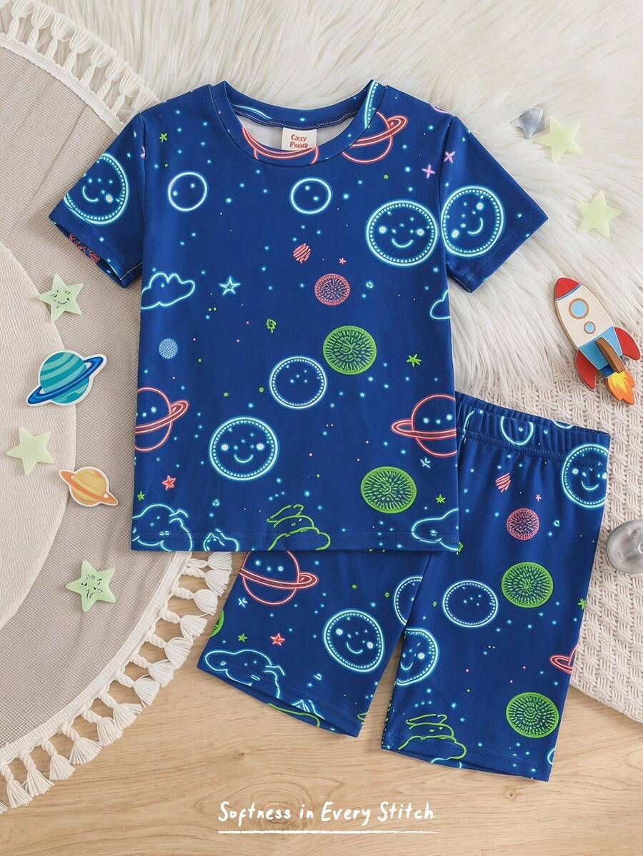 Cozy Pixies 男童卡通可爱星球图案休闲简约修身短袖圆领短裤睡衣套装,适合夏季穿着 - 彩色 - 查看 1