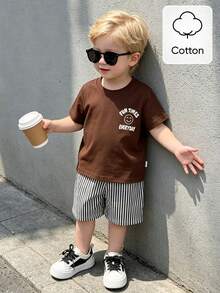 SHEIN Playful Pals 2件組舒適男嬰休閒時尚字母印花圓領短袖T恤搭配條紋短褲休閒套裝，男嬰夏季套裝，夏季戶外運動，韓系風格，返校季舒適易穿男童T恤男童短褲新式設計夏季度假氛圍返校戶外活動 - 彩色 - 查看 4